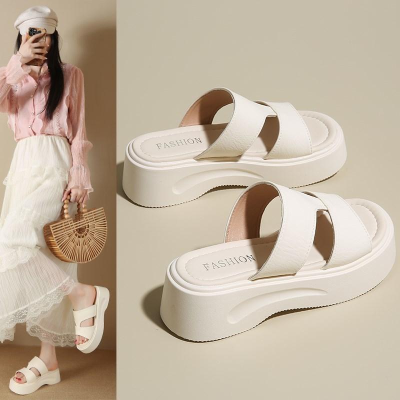 Summer Wear Thick-soled Heightening Cool Slippers for Women's 2025 New Retro Muffin One-word Soft-bottom Non-slip Beach Sandals
