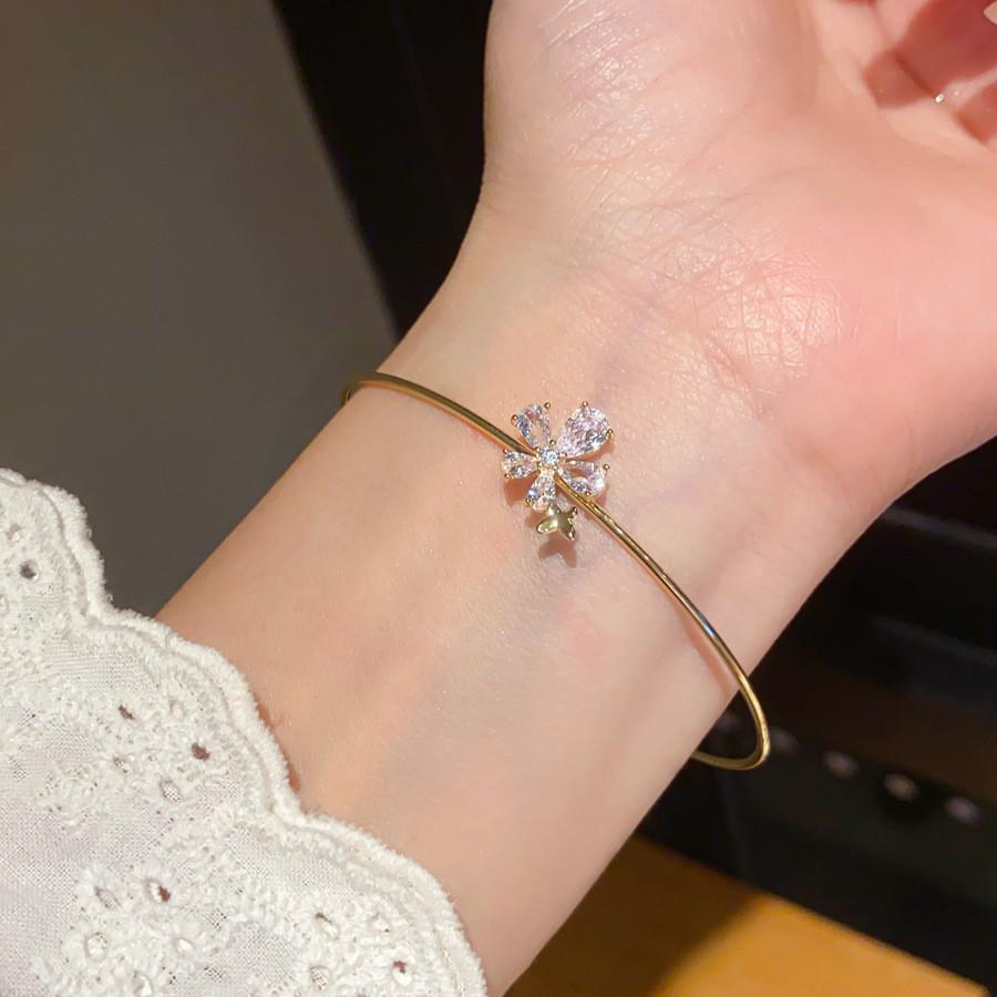 Fashion Jewelry Zircon Flower Butterfly Open Cuff Bracelet For Women Stylish Elegant Hand Accessory