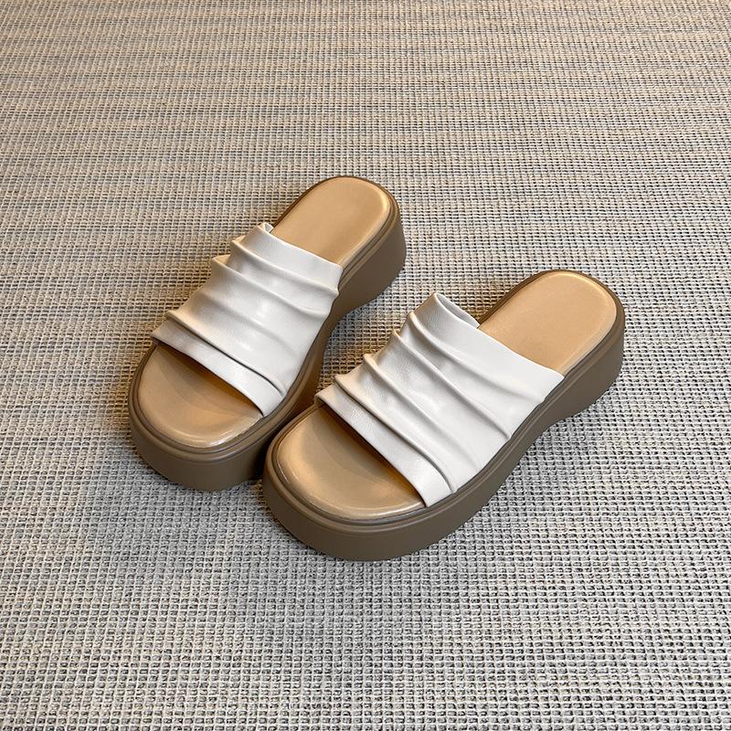 Spot Wrinkled Bangkok Drag Thick-soled One-word Slippers Women's Summer New Casual Outer Wear Flat-soled Loose Sandals