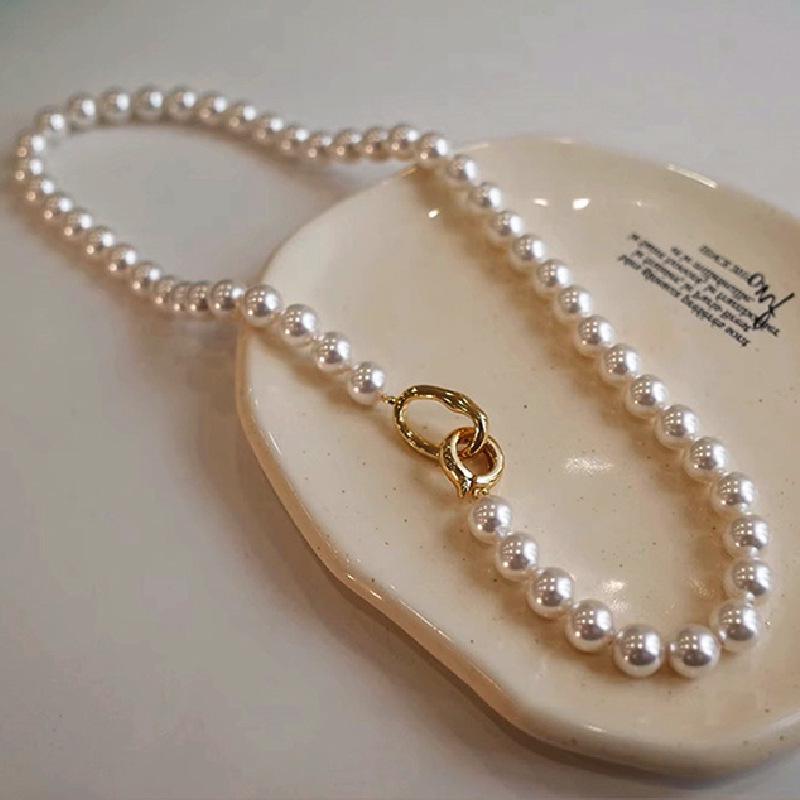 

Ожерелье из серебристо-серого жемчуга с медной пряжкой - женская цепочка для свитера 2024 года, высококачественная цепочка для ключицы с бусинами серый