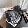 Borse da pendolare da donna alla moda Borsa a tracolla a catena di nicchia Borsa a spalla da donna Borsa a mano di grande capacità a croce Quadrata in PU