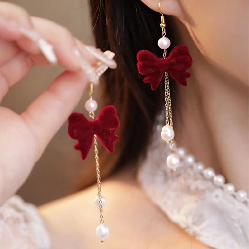 2025 New Year Red Velvet Pearl Earrings: Retro Hong Kong Style Whitening Studs for Women