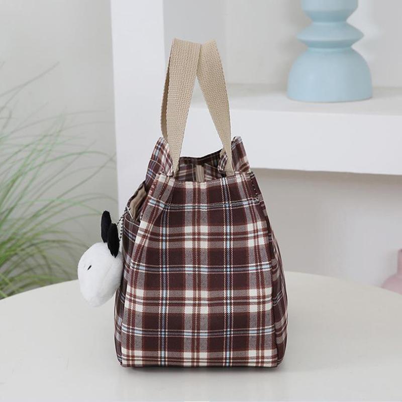 Cartoon Lässiges Karomuster Canvas Vielseitige Handtasche mit Plüschanhänger Büroangestellte Lunchtasche Tragetasche