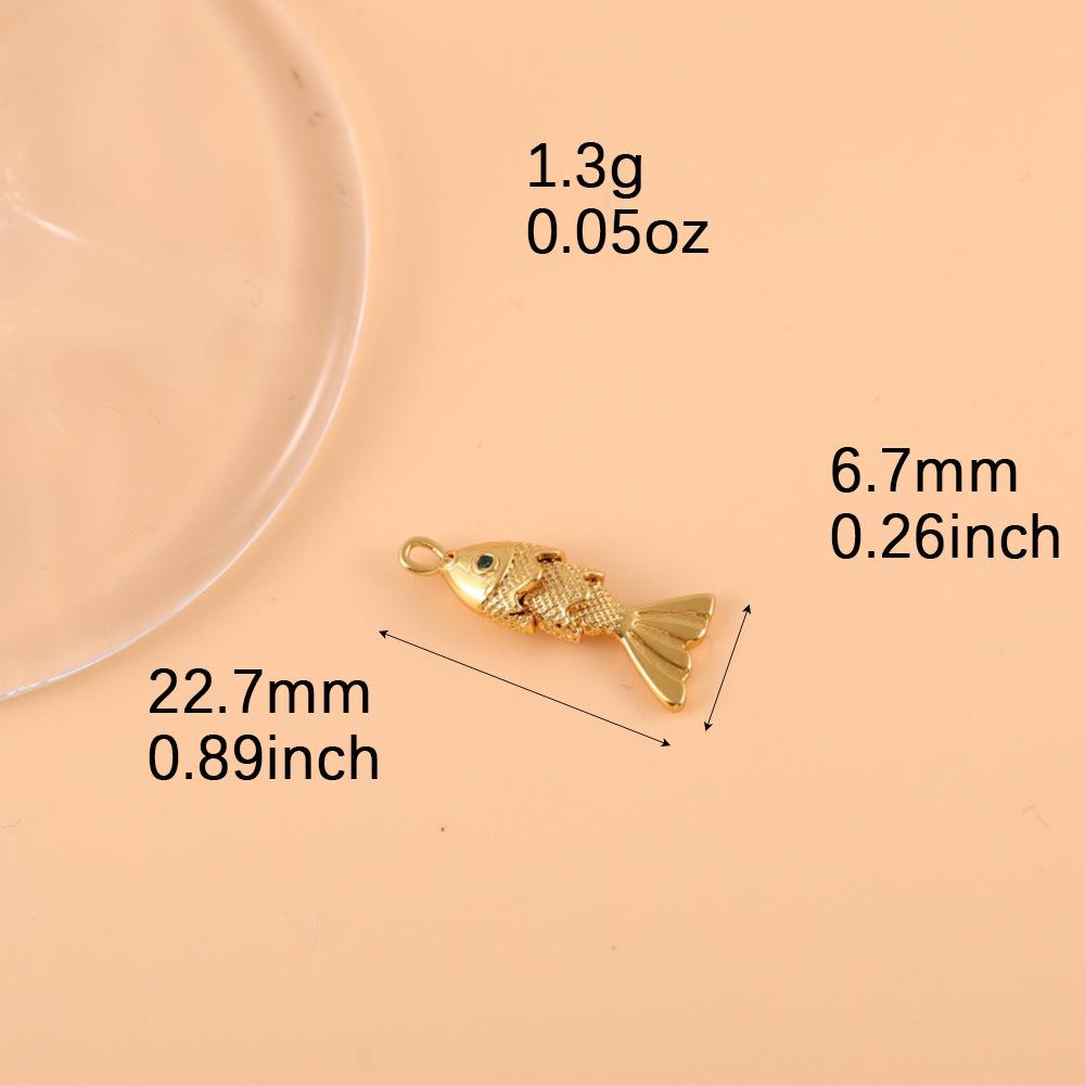 Eleganter vergoldeter Koi-Fisch Anhänger mit Strasssteinen