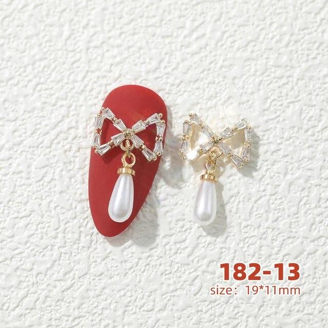 10 bucăți Fluture Zircon Decor unghii Bijuterii Zircon Cristal Perle Pandantiv Manichiura Strass de înaltă calitate Accesorii