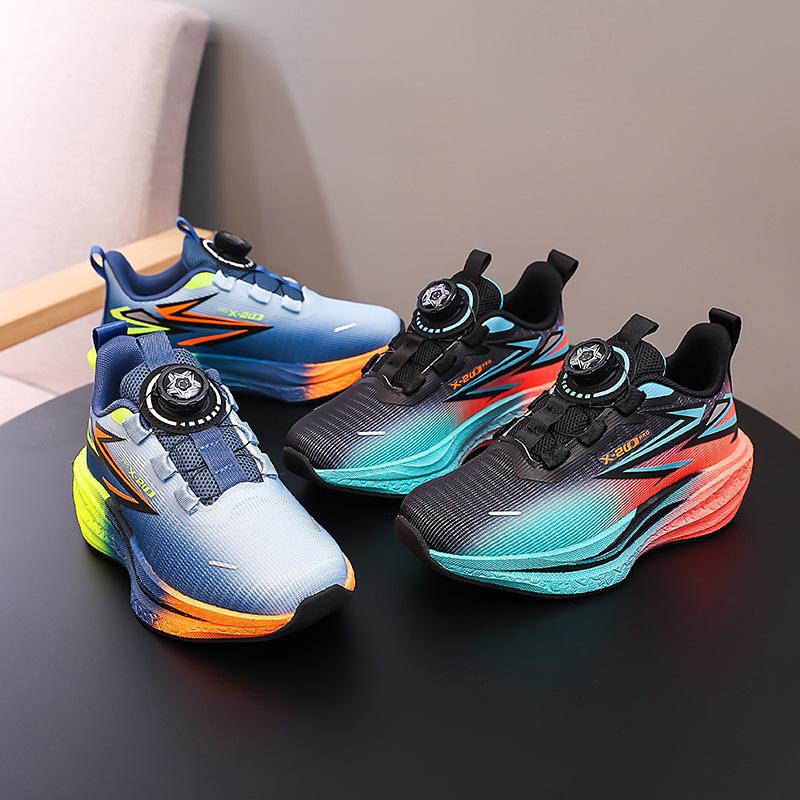 Primary school students sports shoes classmates running shoes 2025 new training shoes fly burning boys middle and older children carbon plate breathab
