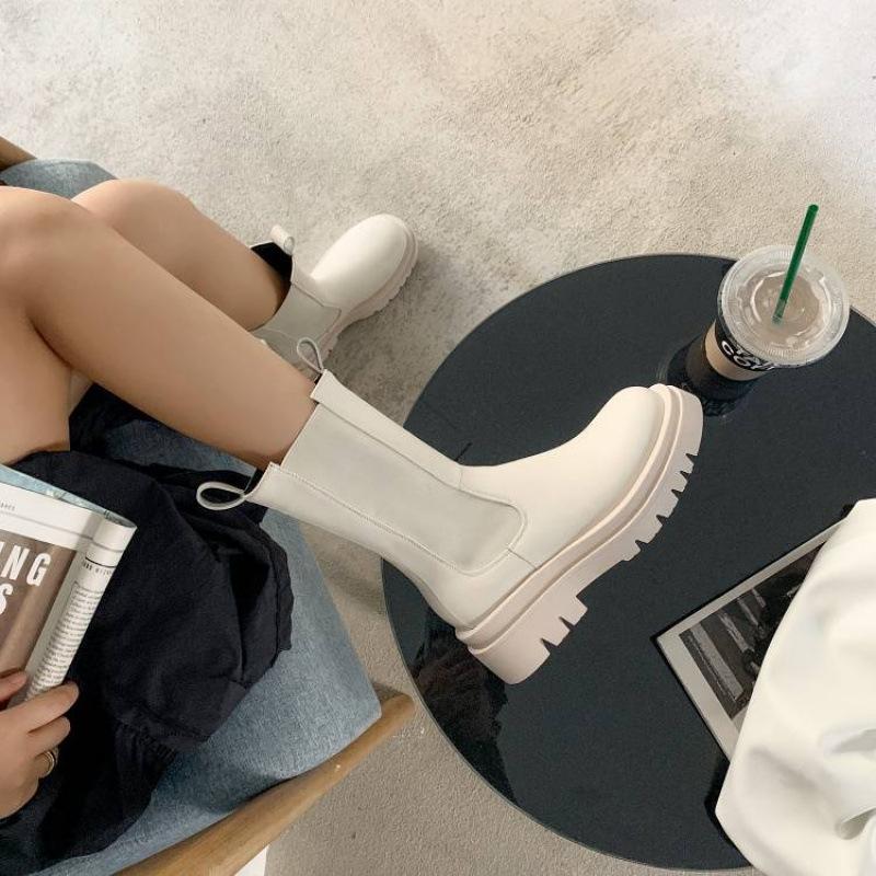 Autumn and winter round head thick sole large size women's boots sleeve solid color medium heel non-slip Martin boots new square heel medium boots