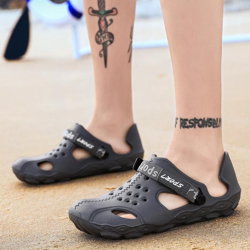 2025 summer hole shoes men's trend thick-soled bag head hollow large size comfortable outdoor beach cool slippers