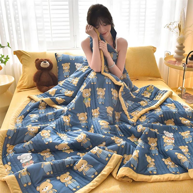 Comfortable Summer Quilt Cooling Sensation Lightweight Blanket Coolness Bare Sleeping Quilted Comforter Duvet  Flower Printed Quilted Bedspread