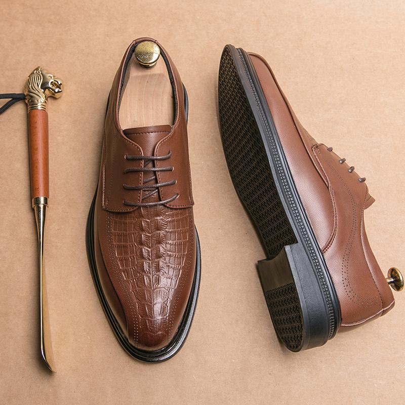 

Роскошные брендовые британские туфли с острым носком черного цвета с крокодиловым узором для мужчин, дизайнерские туфли на шнуровке для свадебных платьев, деловая обувь на плоской подошве 44 коричневый