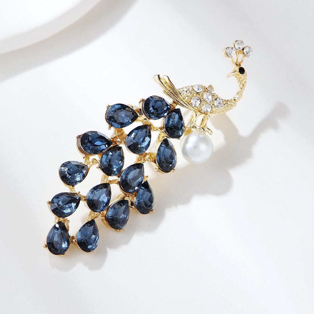 Pearl Brooch Personality Literary Peacock Brooch Crystal Corsage Flower Pin Exquisite Hypoallergenic Luxury Enamel Brooch Long-Lasting Color BFF Gift