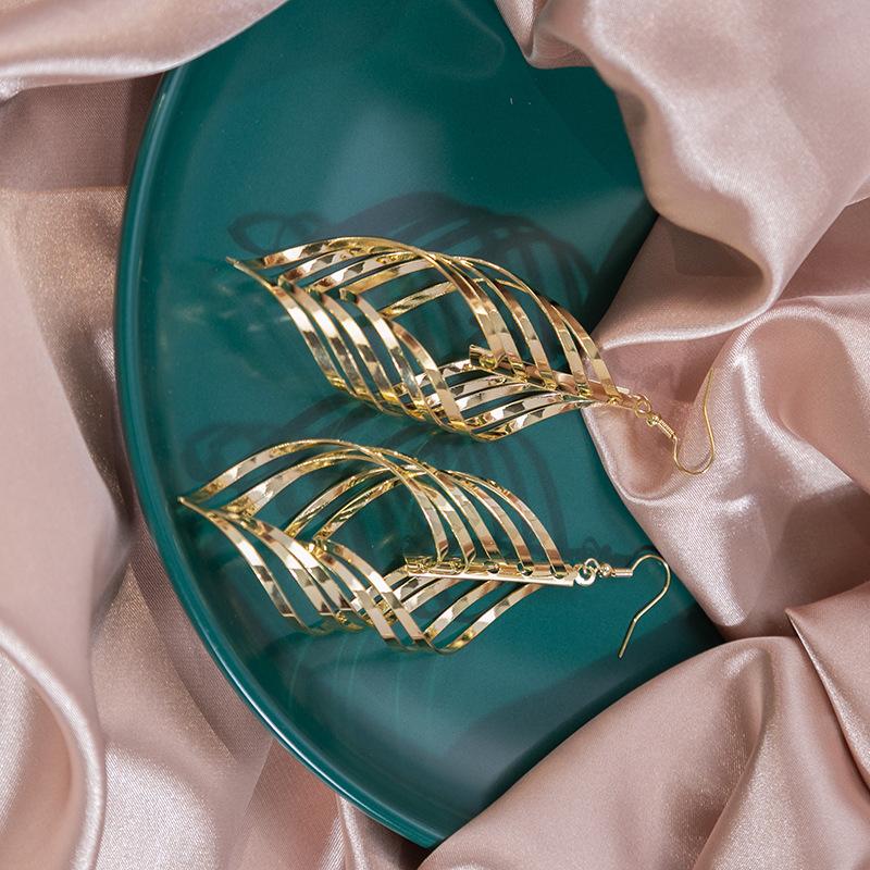 Long Leaf-Shaped Fringed Earrings, Personalized Geometric Metal Earrings, Exaggerated Spiral Hollow Earrings For Women
