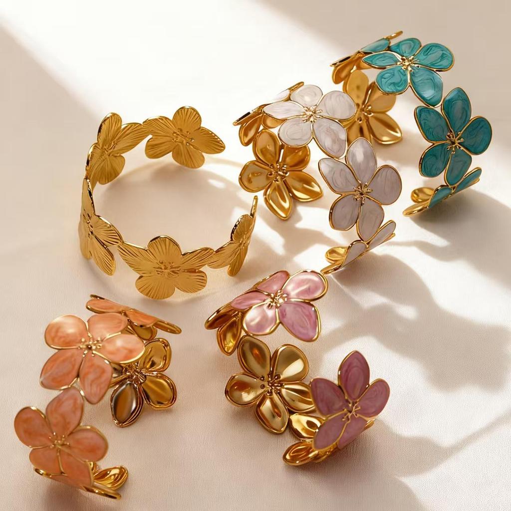 Stainless Steel Openable Flower Bracelet - Light Luxury Design