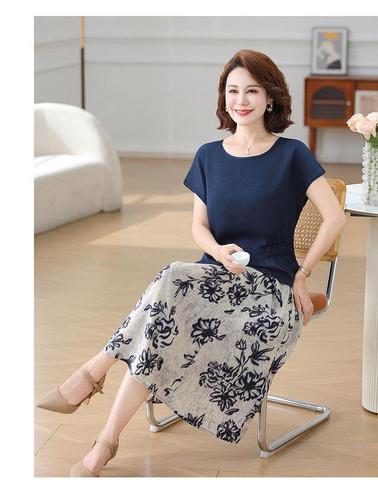 Summer 2025 Mom's Short-Sleeve T-shirt & Skirt Set for Middle-Aged Women