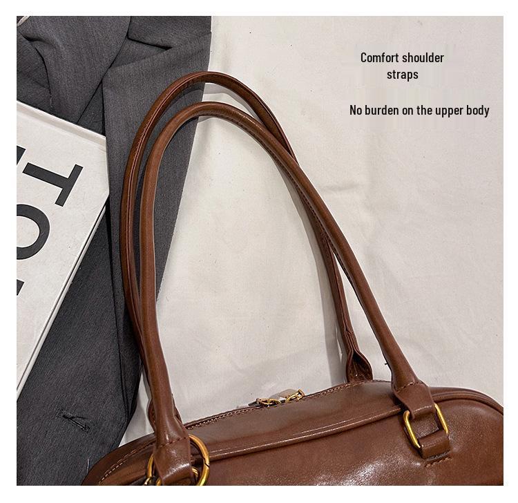 Autumn/Winter 2025 Retro Casual Large Capacity Shoulder Bowling Bag