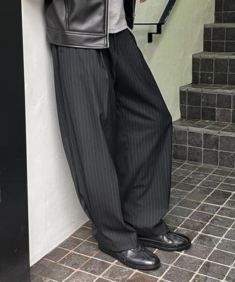 LEIRE Striped Curved Pintuck Slacks [Black]