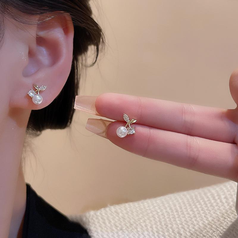 S925 Silver Needle Zircon Leaf & Mini Pearl Earrings - Korean Light Luxury Niche Design