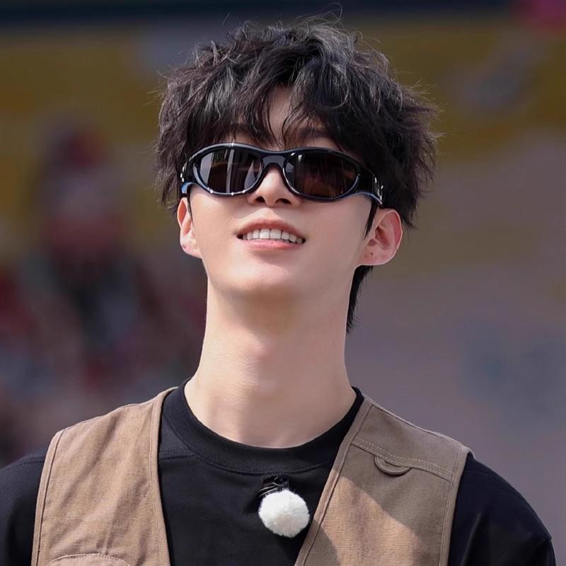 Lightweight Comfortable Durable High Quality Retro High End Designer Style Edgy Punk Oval Shaped Female Male Sun Glasses