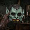 Gruseliges Halloween-Kostümzubehör Grüne Vampirmaske, Halbgesichtsmaske mit spitzen Ohren & scharfen Zähnen, Retro verwittert Party Leichtgewicht PU