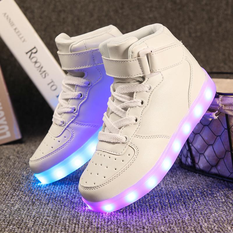 Scarpe da Skateboard High-Top con Luci e Ricarica USB: Taglie alla moda per Genitori-Figli, Coppie e Uomini