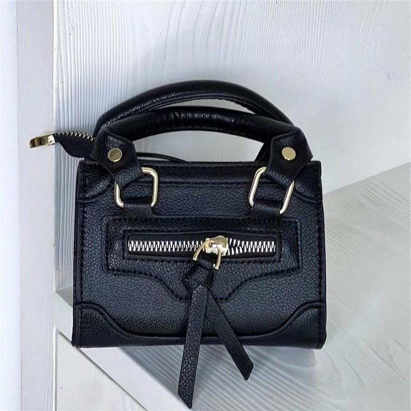 

Сумка-сумка Niche Texture, женская сумка 2024 года, весна-лето, сумка-локомотив, универсальная сумка-мессенджер Ins, маленькая квадратная сумка bag + shoulder strap чёрный