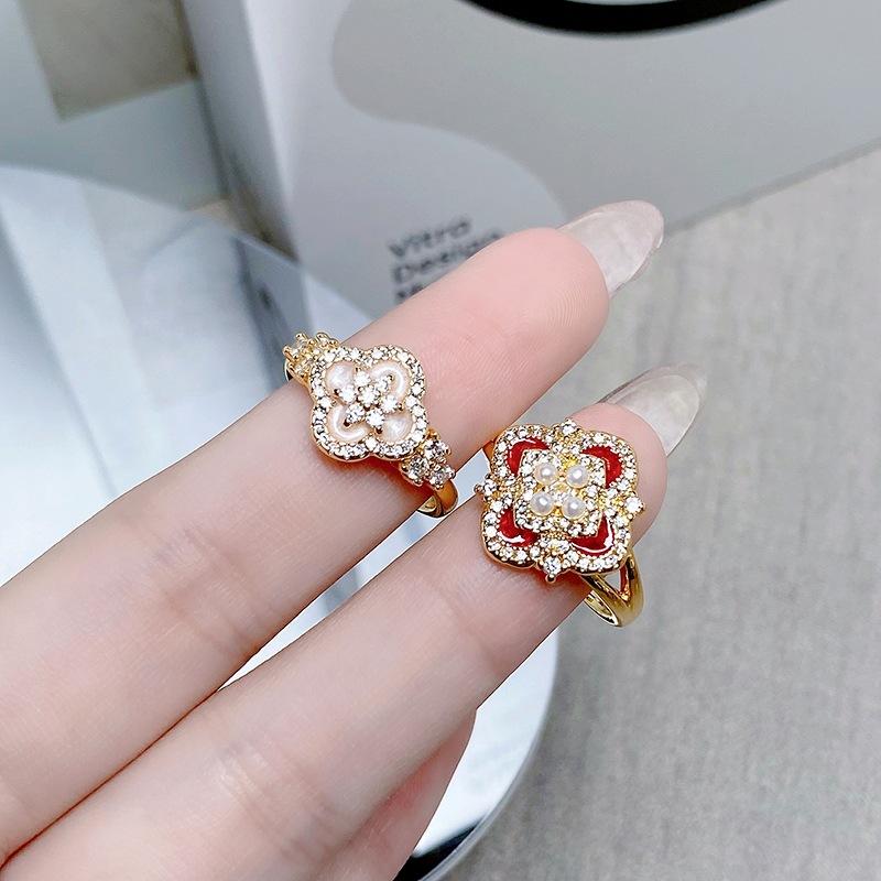 The Same Medieval Vintage Light Luxury Enamel Ring Women'S Four-Leaf Clover Temperament Fashion Niche Ring Tide