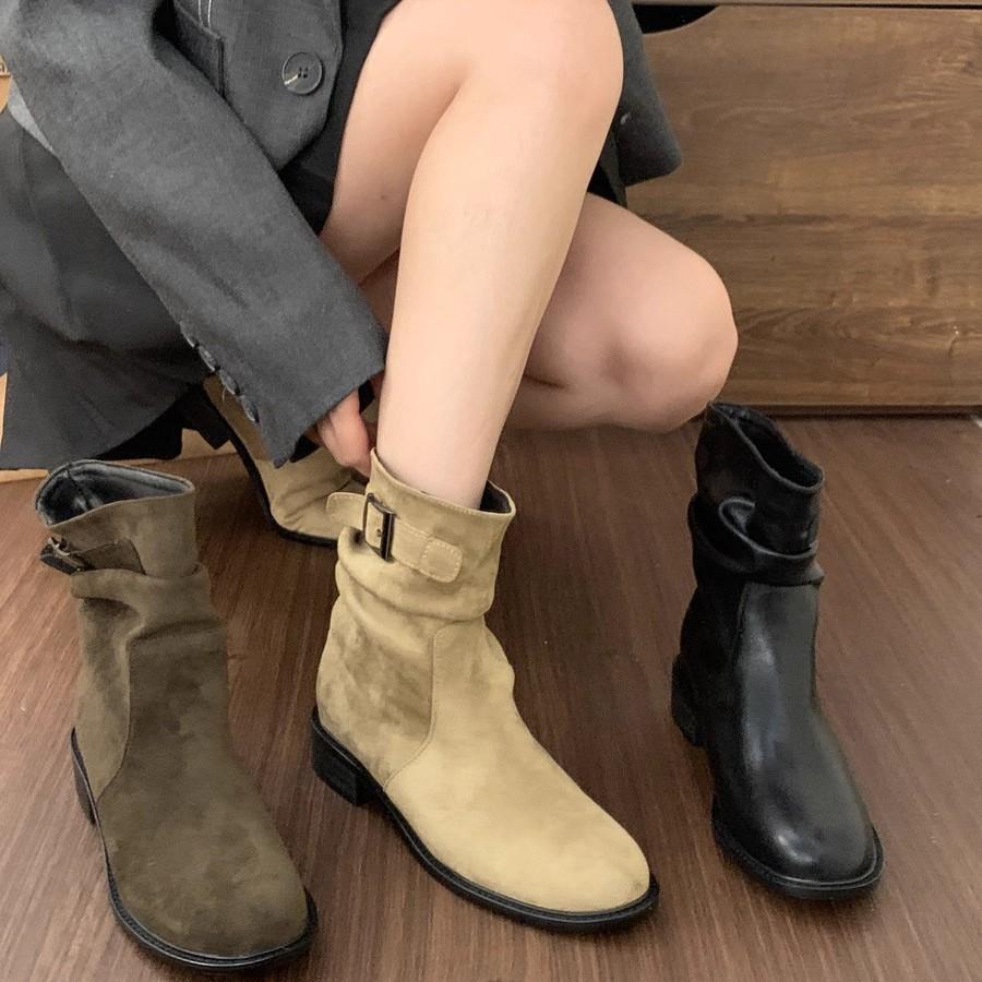[Fanfna] Old Money Wind Retro Suede Pleated Pile Boots Thick Heel Belt Buckle Short Martin Boots Women's Outer Wear