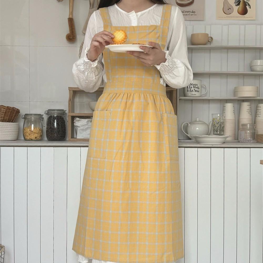 Cotton Sleeveless Apron With Fresh Checkered Pattern For Kitchen And Cafe Use