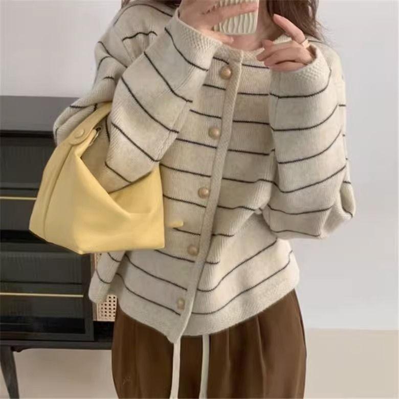 

French Striped Knitted Cardigan Women s Winter Loose Outer Wear Round Neck Vintage Sweater Coat S бежевий