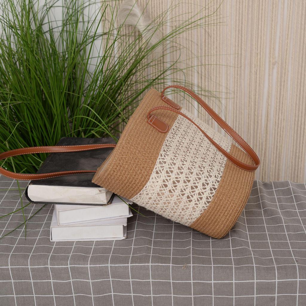 2025 Women's Large Capacity Woven Bucket Bag: Trendy Summer Vacation Beach Accessory