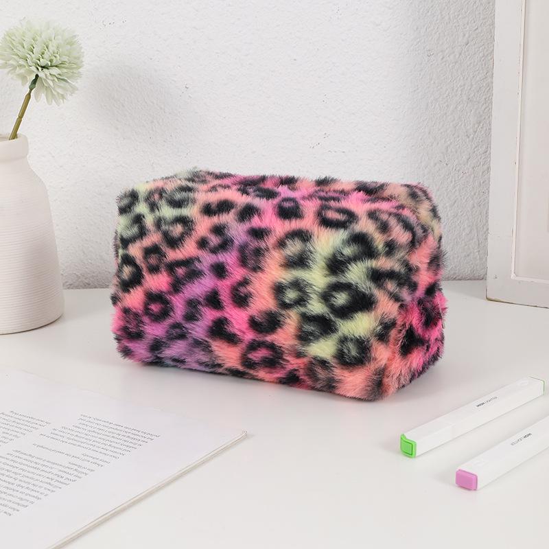 Astuccio Nero in Pelle e Borsa per Trucco da Donna: Grande Capacità, Custodia da Viaggio Portatile con Squisito Design a Macchie di Leopardo.