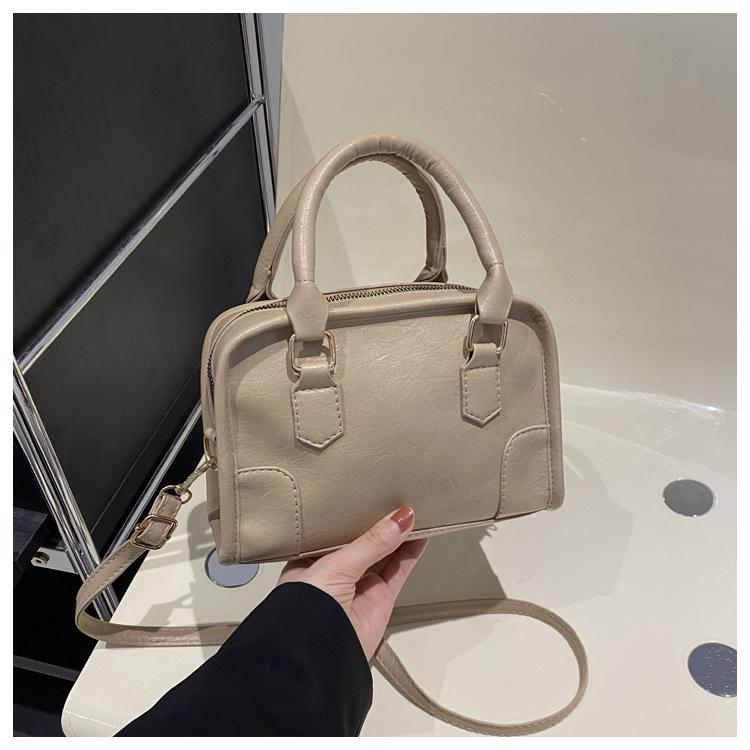 

2024 Ранняя весна Однотонная текстурированная квадратная сумка - Женская универсальная сумка на плечо и через плечо хаки