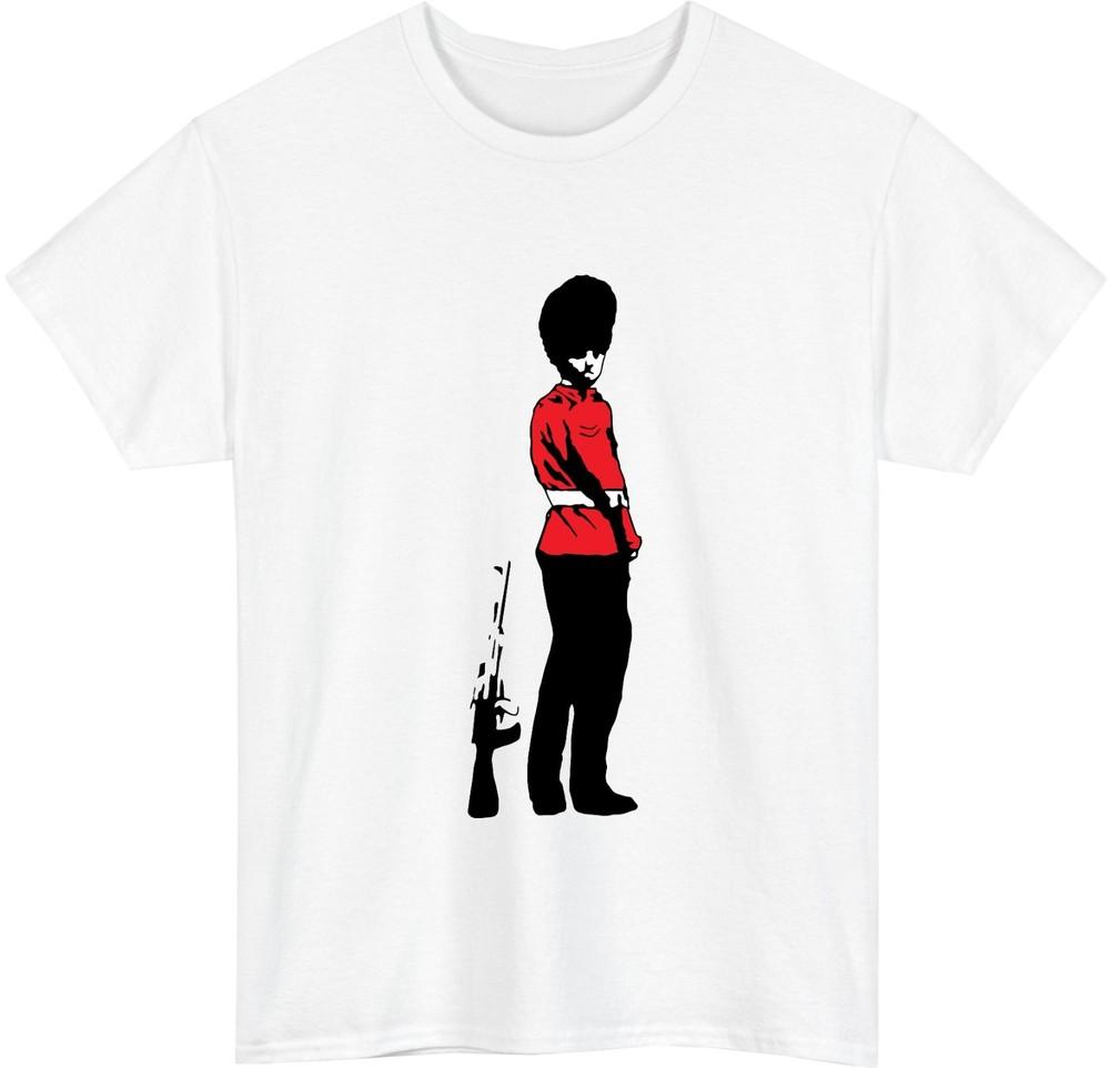 Bansky Guard Pee Unisexs TShirt Funny Urban Street Graftti Art Tee Top S