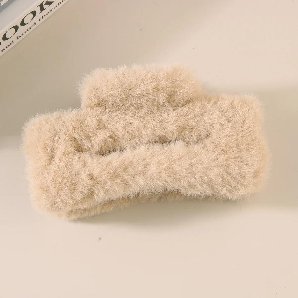 Winter Plush Square Hair Claw for Women Korean Elegant Acrylic Hairpins Faux Fur Hair Clip Girls Barrette Crab Hair Accessories