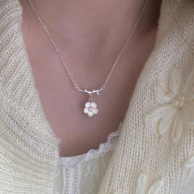 Delicate New Fashion Branches Flowers Necklace for Women Pendant Elegant Jewelry