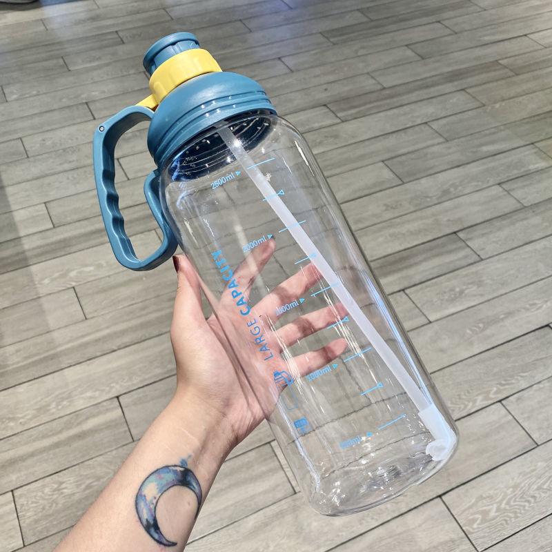 Large Capacity Water Cup for Men and Women Portable Outdoor Sports Water Bottle Drop Resistant Straw Cup Oversized 2L with Scale