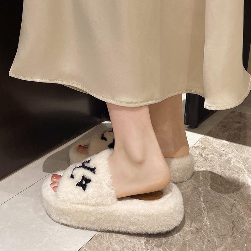 Embroidery Flat Bottom Non-slip Outer Wear Fashion 2025 Autumn and Winter New Xiaoxiangfeng Thick Bottom Fluffy Slippers Home Cotton Drag Girl