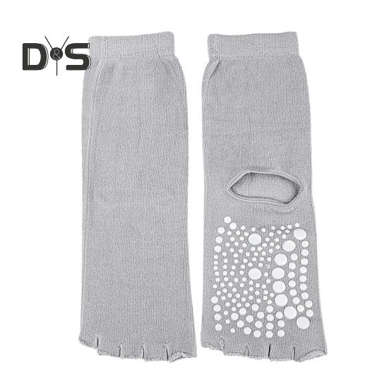 

1 пара носков для йоги без пальцев с нескользящей вставкой, дышащие, влагоотводящие, для балета, танцев, фитнеса, пилатеса, спорта, спортзала, открытые носки с пятью пальцами серый