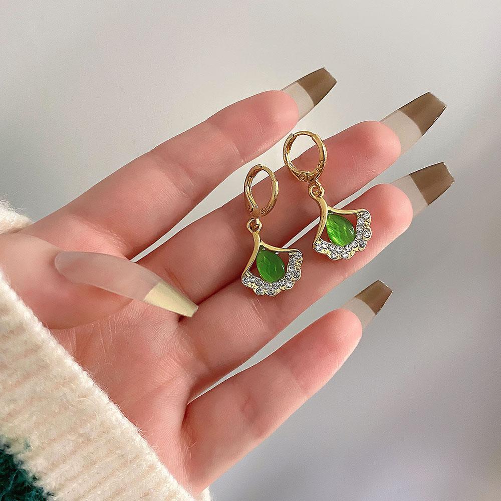 2023 Neue Koreanische Mode Ohrringe Exquisite Geschenkohrringe Elegant, Edel und Luxuriös Damenohrringe Fächerförmiger Anhänger Noble Geschenkohrringe