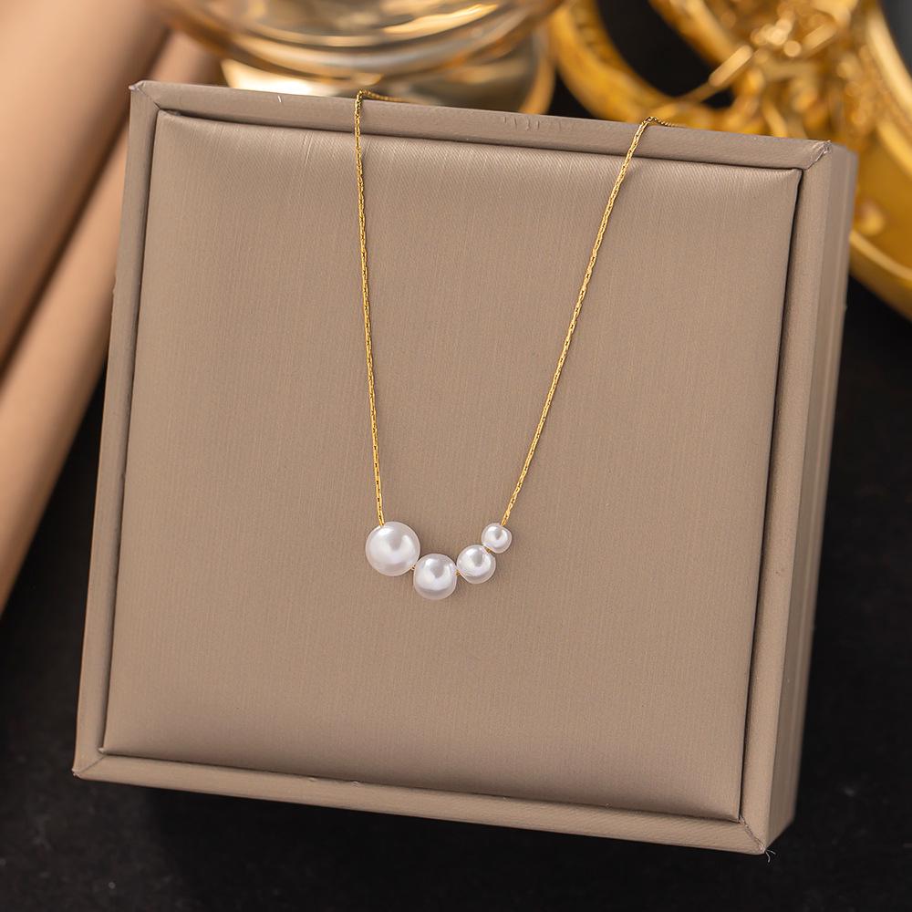 Elegant Titanium Steel Clavicle Necklace for Women - Trendy, Durable, and Fashionable