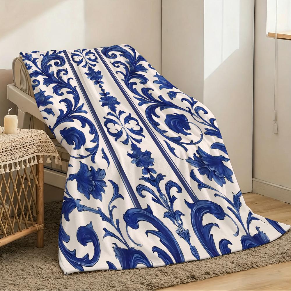 Blue and white porcelain Throw Lightweight 240g Flannel Blanket Soft Skin-friendly for Summer Cooling