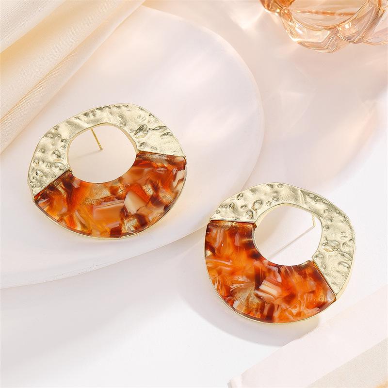 

Retro Irregular Round Hollow Stud Earrings - Elegant and Versatile Earrings for All Occasions, Simple and Casual Jewelry for Women.