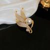 Elegant Leaf Brooch with Crystal & Pearl, Exquisite Rhinestone Metal Pin for Women Girls Office Casual Suit Jewelry Gift