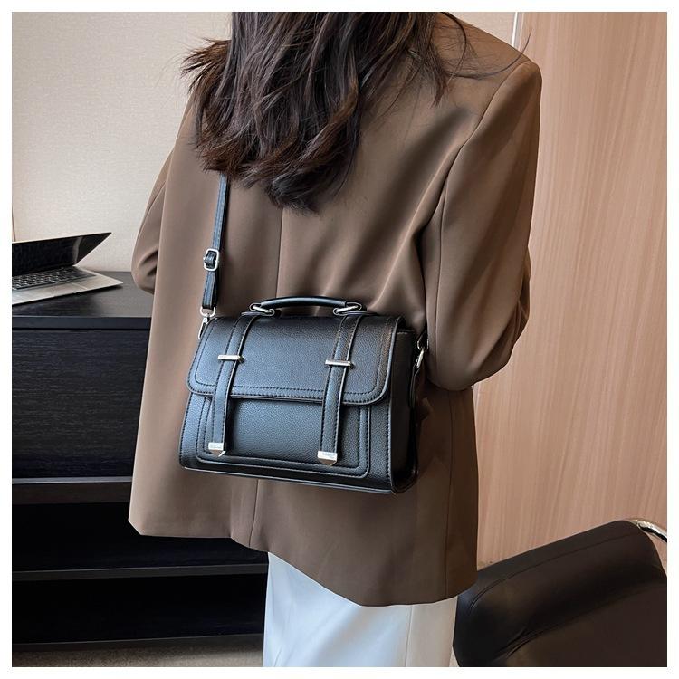 Minimalist Men's Shoulder Bag Fashionable Male PU Leather Crossbody Bags Small Flip Style Messenger Bag for Men Designer Handbag