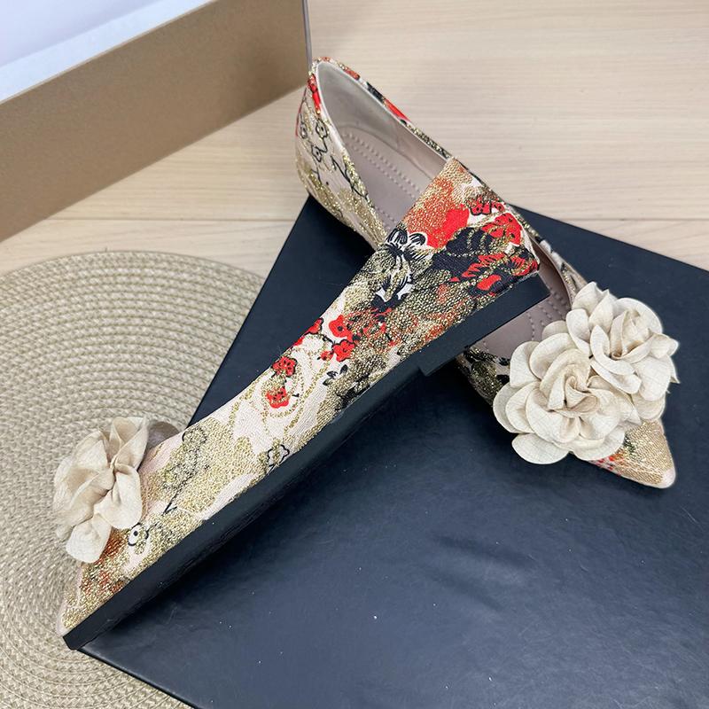 Fashion Flat Shoes for Women 2025 Spring and Autumn Pointed Toe Flower Shallow Mouth Boat Shoe Ethnic Style Women's Shoes Big Size 41-43