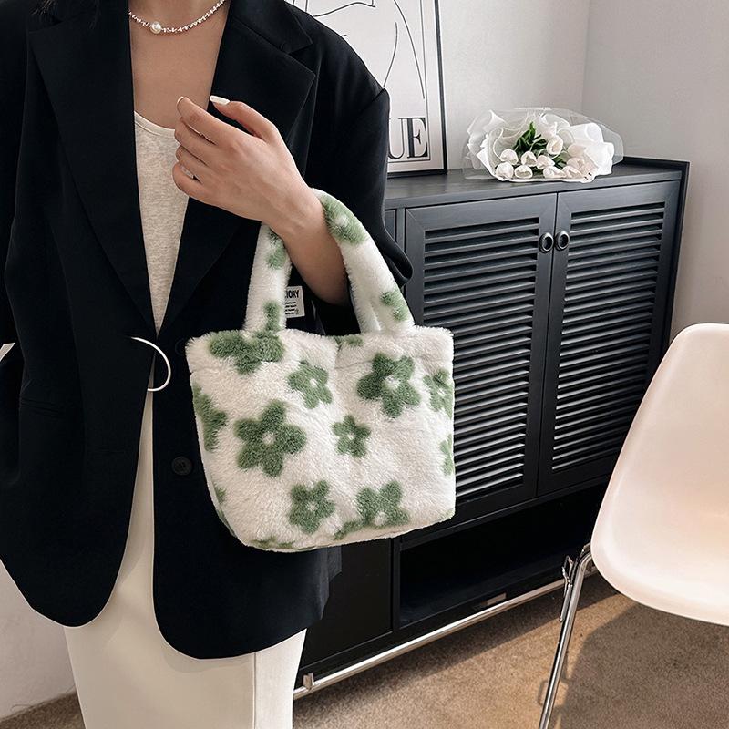 Plush Bag Women's 2025 Korean Version of Spring New Fashion Mao Mao Tote Bag Women's Foreign Style Small Fresh Girl Shoulder Bag