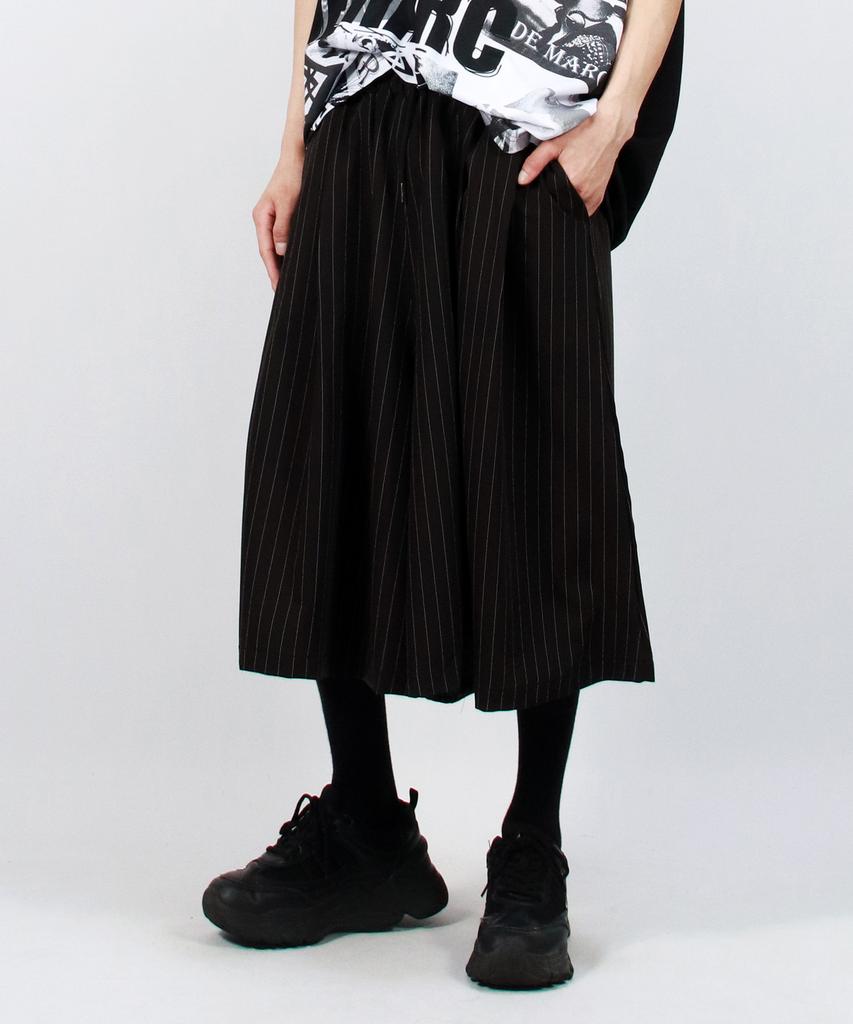 Deumakeu M Real Wide Two Tuck Stripe Bumuda Pants - Black