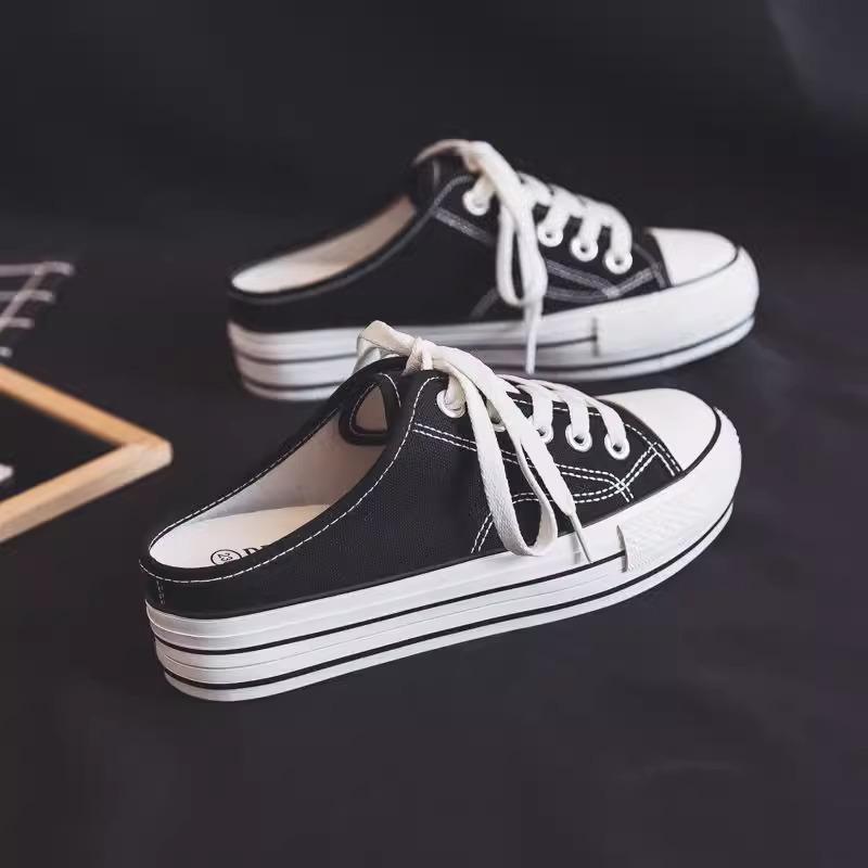 5 cm dicke Sohle innere Höhenzunahme ohne Absatz zwei Tragearten 2025 Frühling und Sommer neu koreanische Version Halbslipper Studenten-Canvas-Schuhe Damen