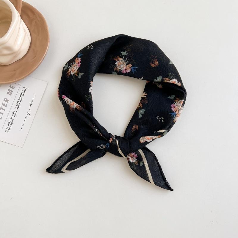 Polka dot silk scarf women's spring and summer new Korean ins versatile neck protection scarf fashion headscarf square scarf silk scarf
