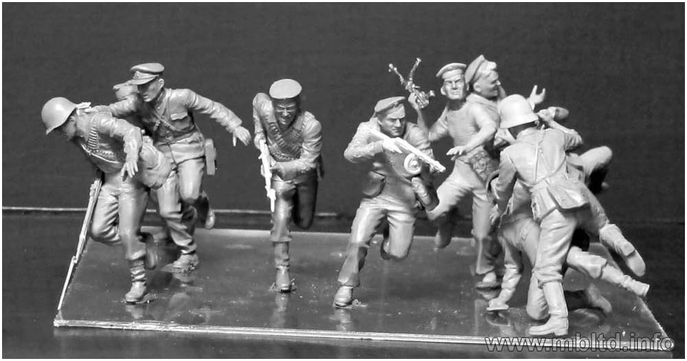 Master Box 1/35 Scale Russian Soviet Marine Corps Attack Scene (5-Piece Set), 1941-42, Eastern Front Series No. 3, Plastic Model Kit MB35153